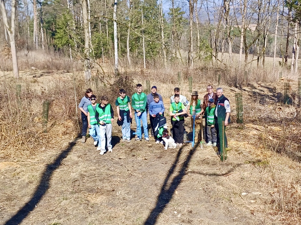 Gruppenfoto der Baumpflanzaktion Amt Creuzburg