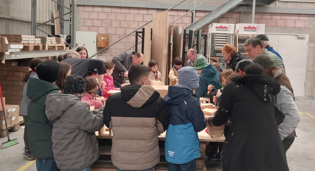 Bastelaktion Fledermaus- Kästen Grundschule Blieskastel